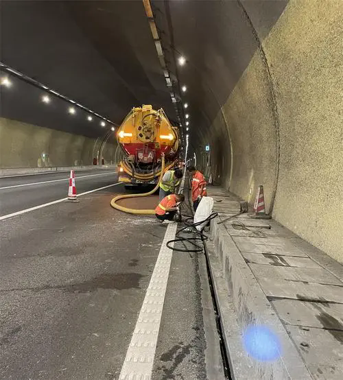 范县隧道排水渠清淤